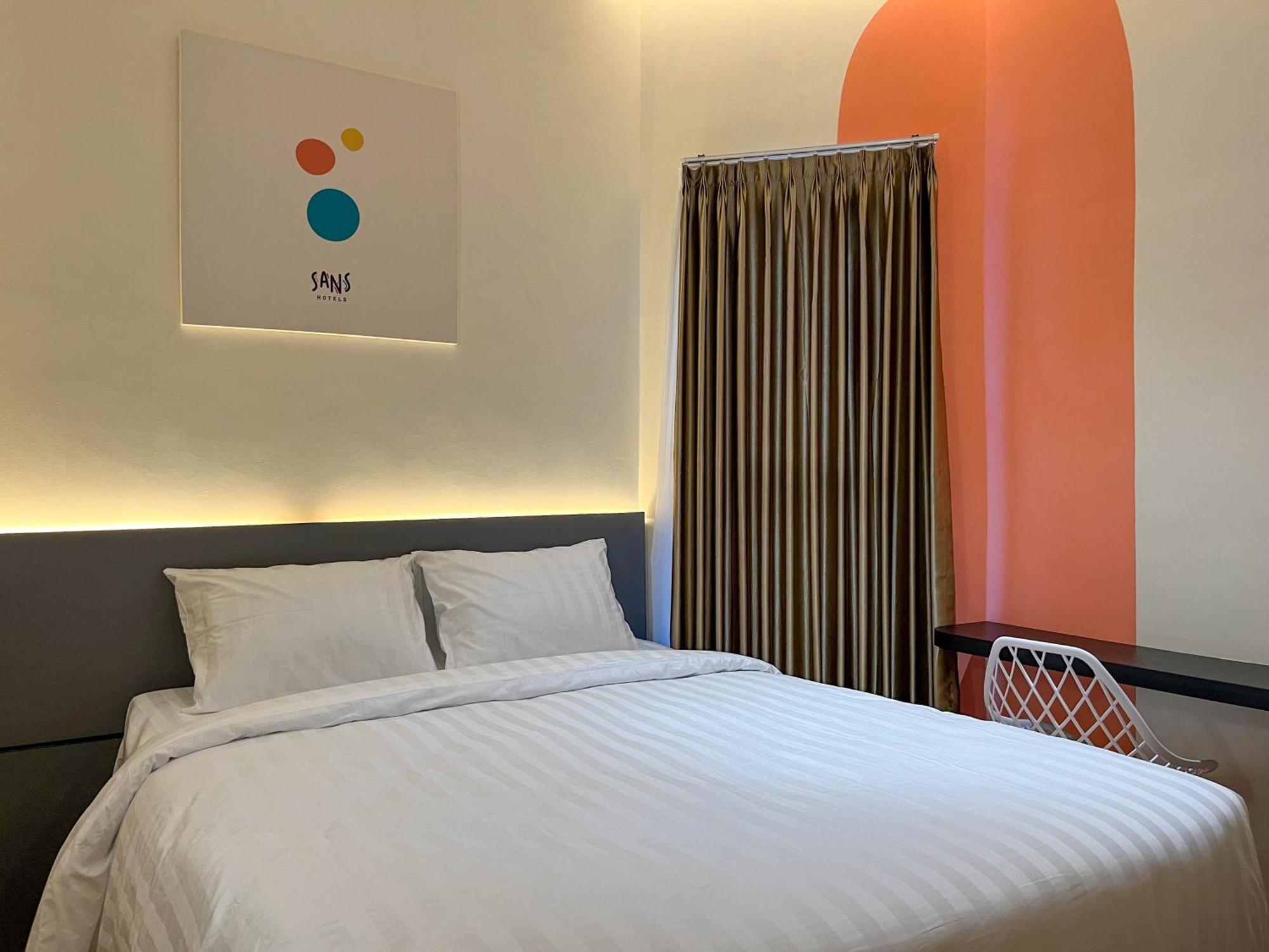 Sans Hotel Premiere Majapahit Семаранг Экстерьер фото