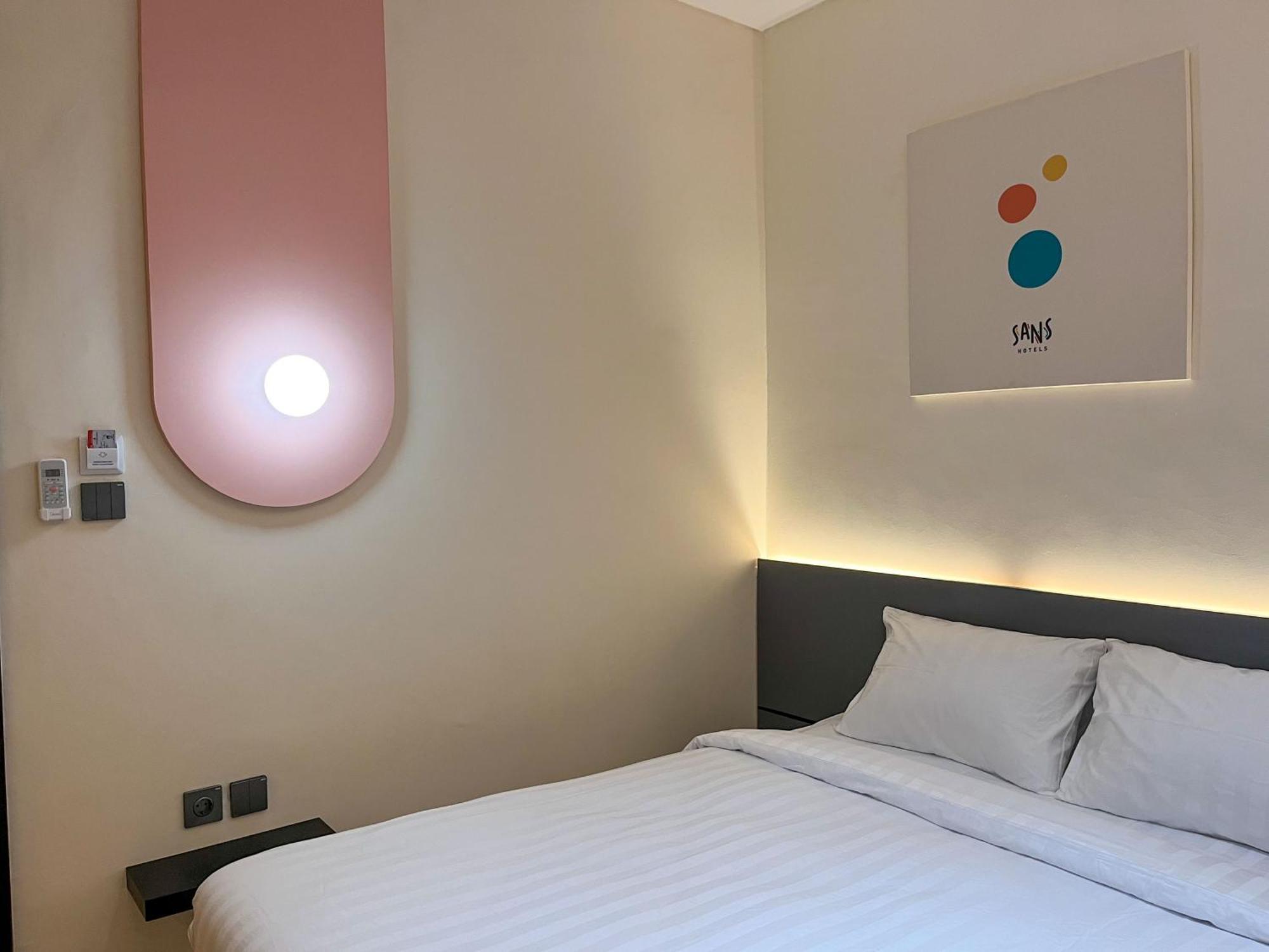 Sans Hotel Premiere Majapahit Семаранг Экстерьер фото