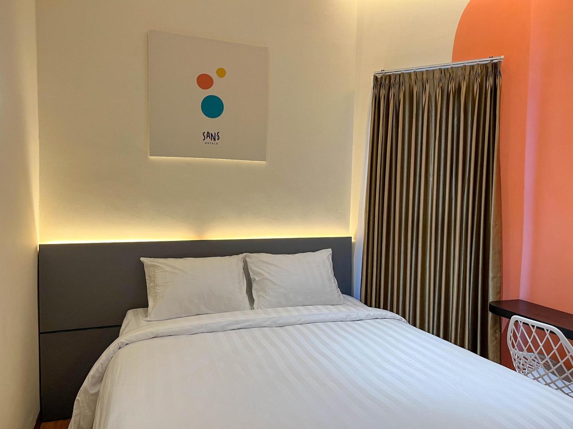 Sans Hotel Premiere Majapahit Семаранг Экстерьер фото