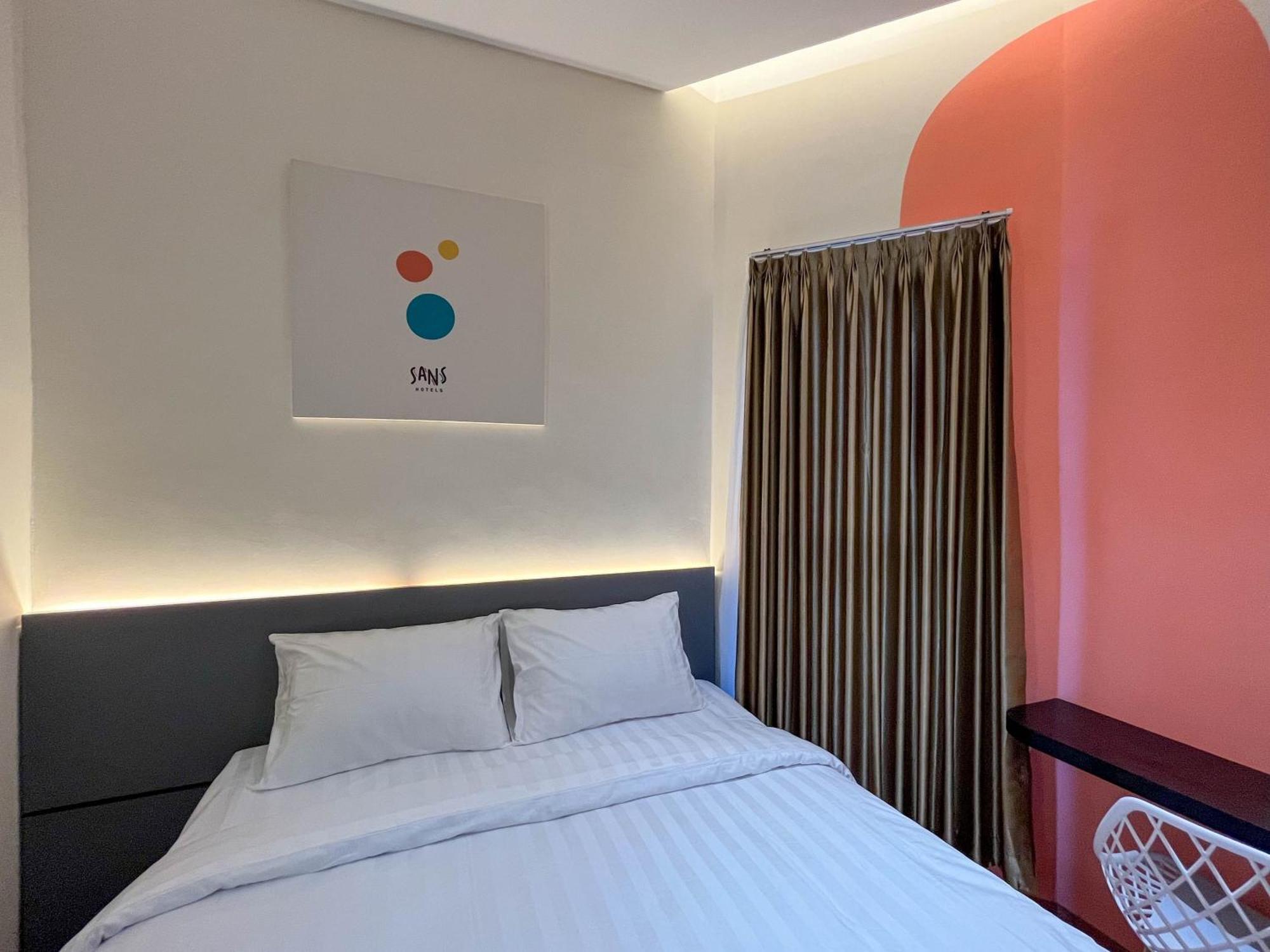 Sans Hotel Premiere Majapahit Семаранг Экстерьер фото