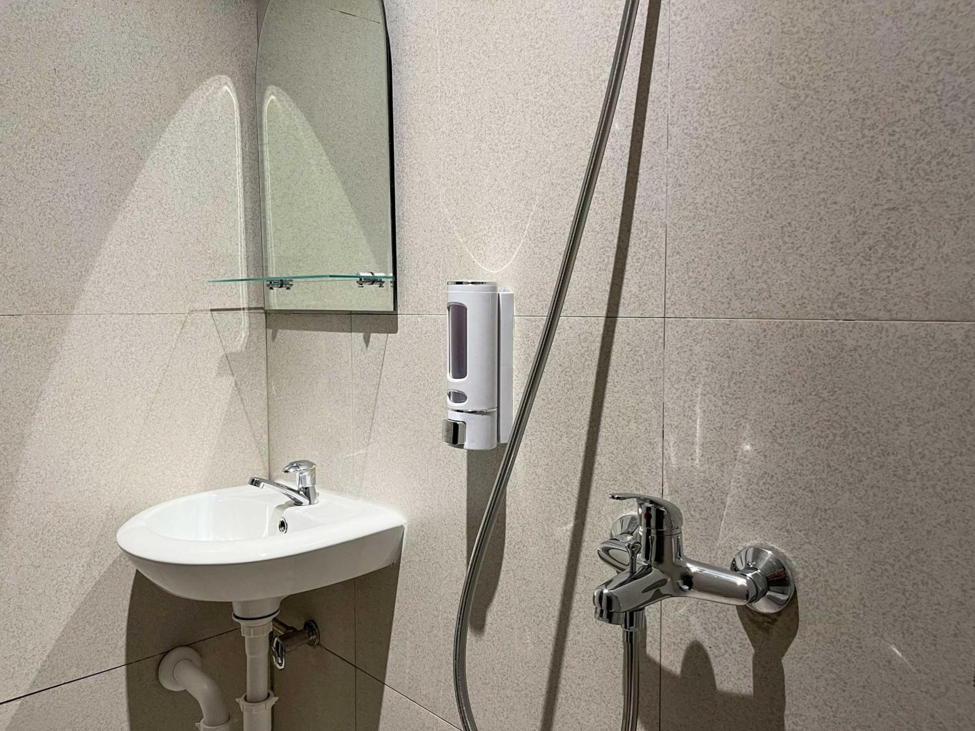 Sans Hotel Premiere Majapahit Семаранг Экстерьер фото