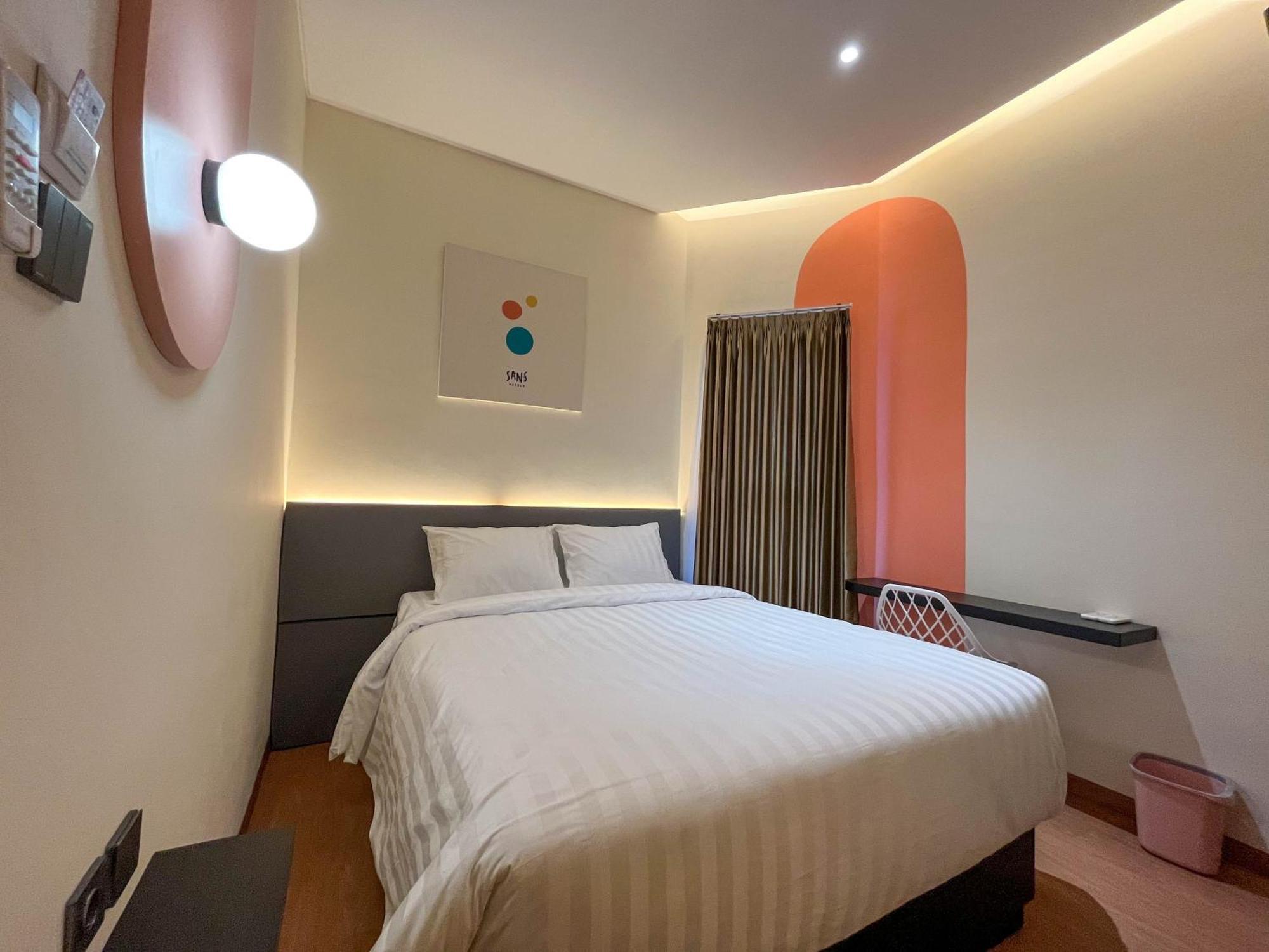Sans Hotel Premiere Majapahit Семаранг Экстерьер фото