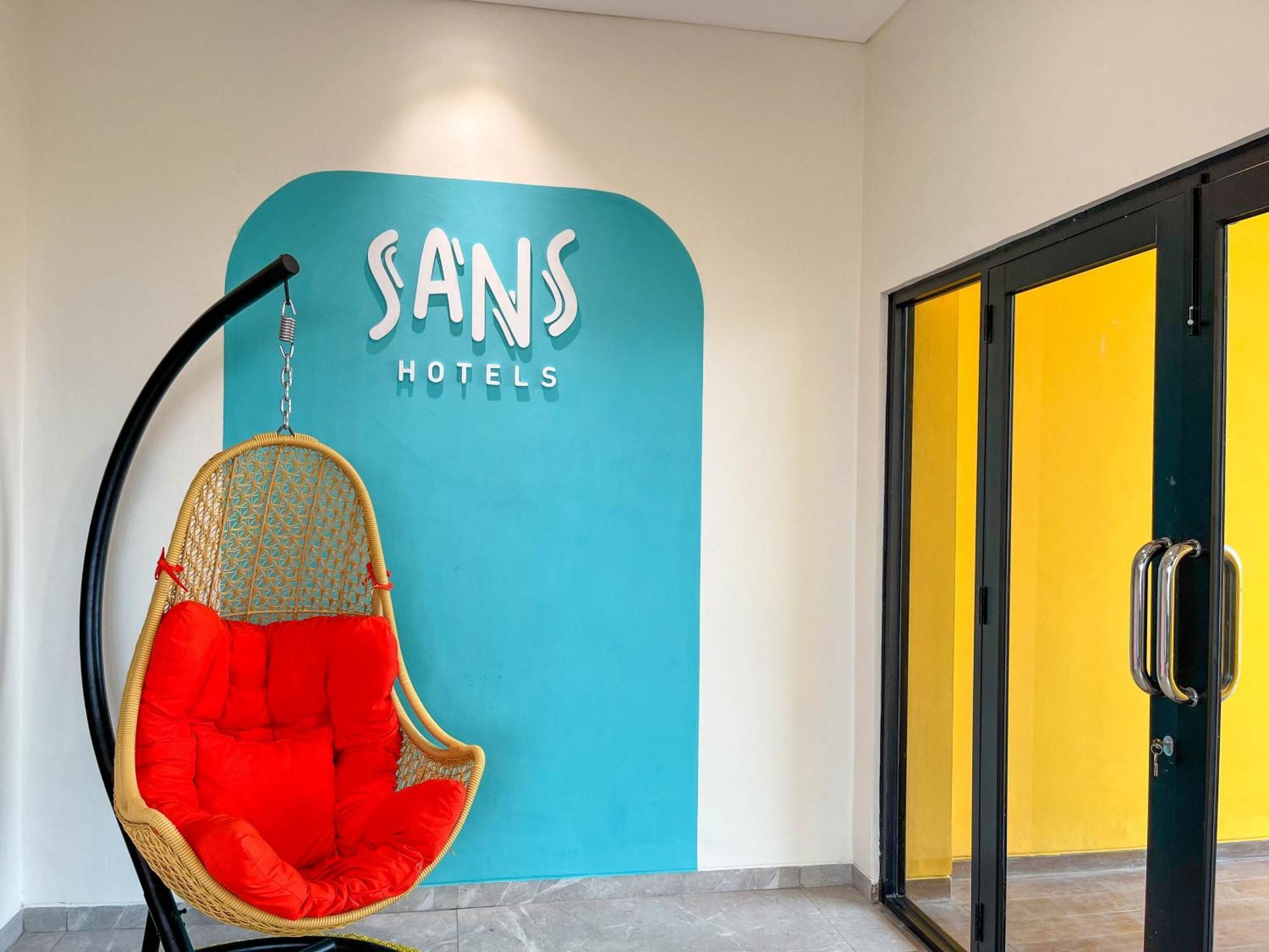 Sans Hotel Premiere Majapahit Семаранг Экстерьер фото