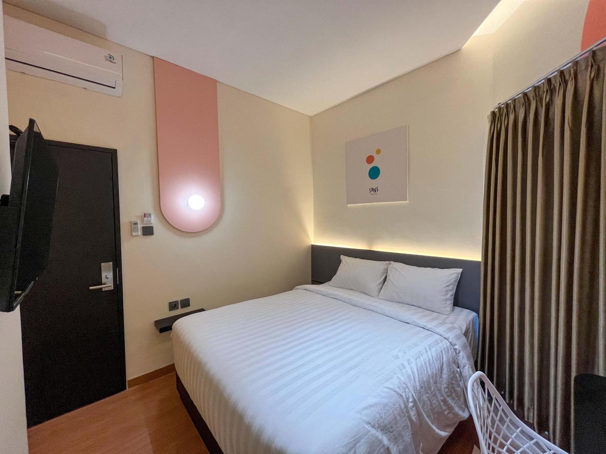 Sans Hotel Premiere Majapahit Семаранг Экстерьер фото