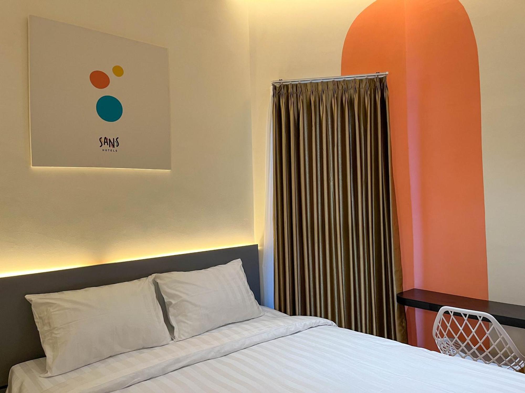 Sans Hotel Premiere Majapahit Семаранг Экстерьер фото