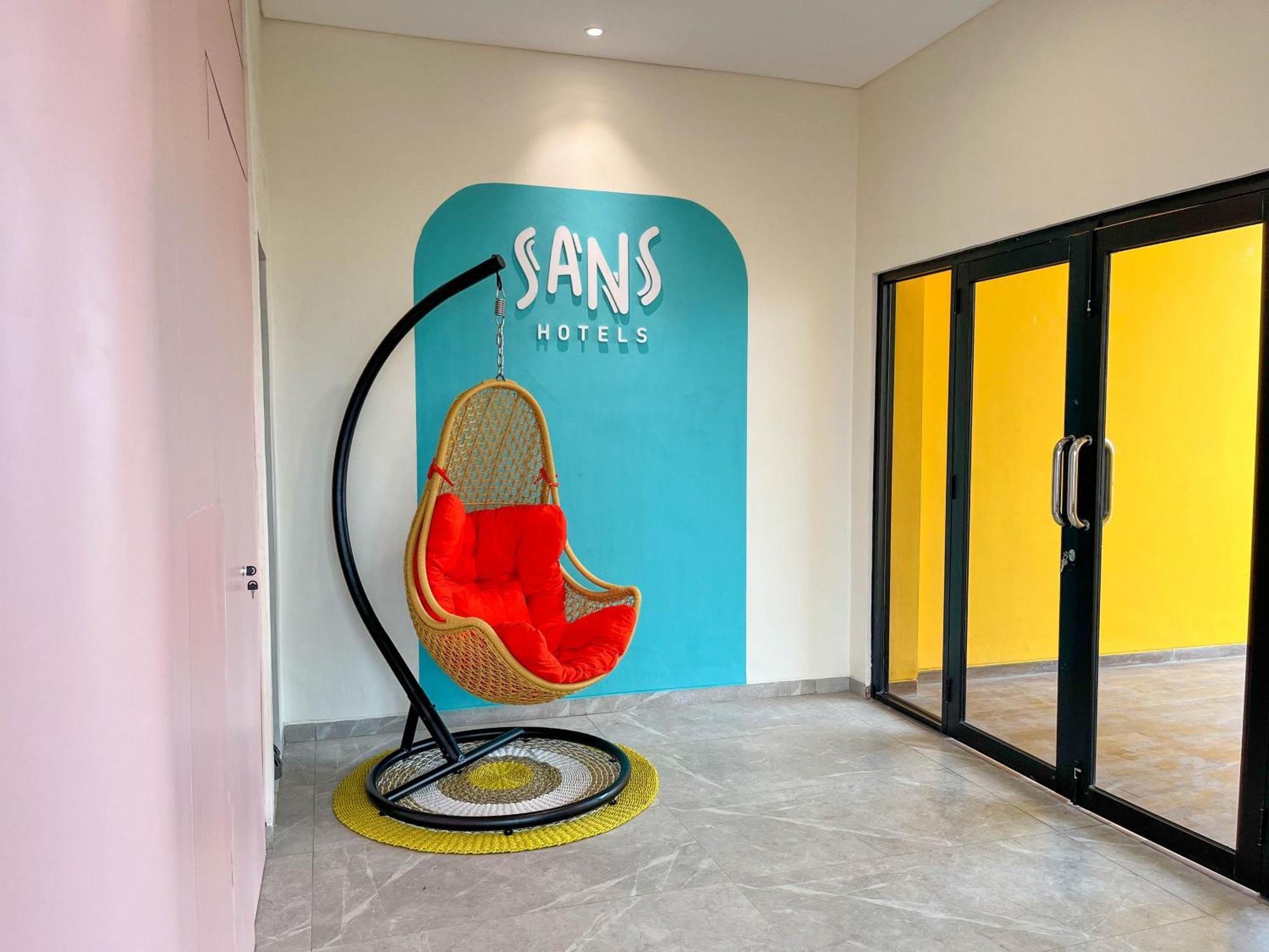 Sans Hotel Premiere Majapahit Семаранг Экстерьер фото