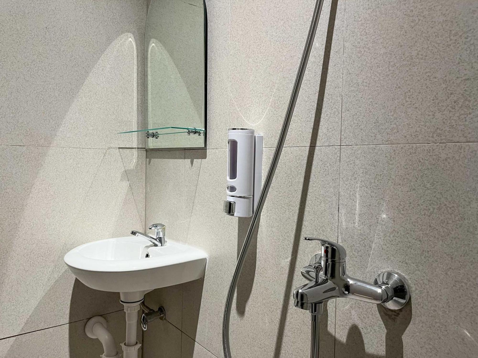 Sans Hotel Premiere Majapahit Семаранг Экстерьер фото